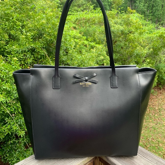 kate spade Handbags - NWT kate spade sawyer street taden tote bag
